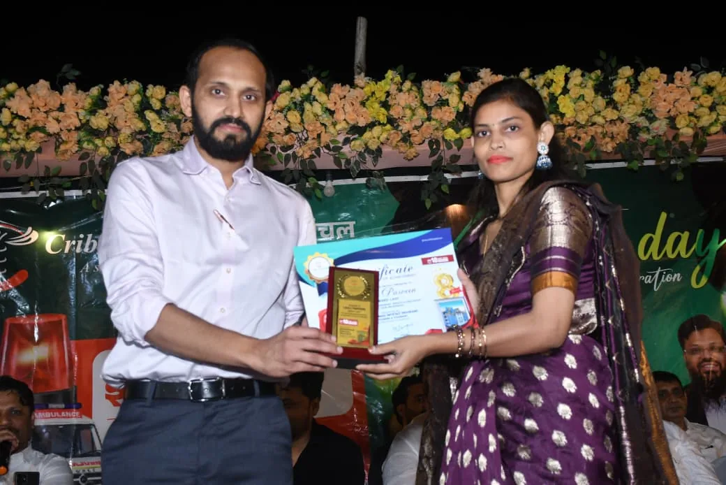 Dr. Abu Ammar Rizvi being felicitated at a Cribs Hospital event